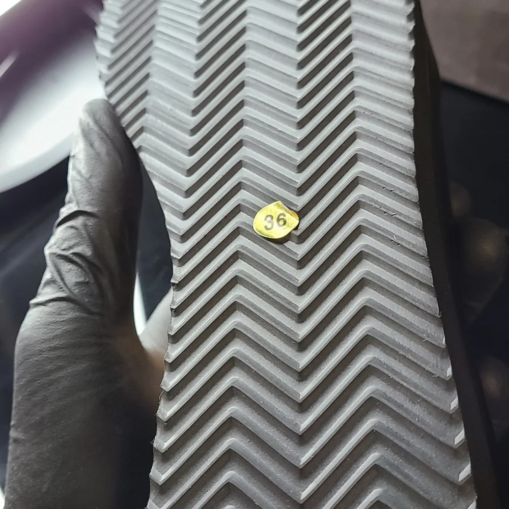 Ron White Nellaya Giraffe Women's Slip-On Shoe - Picture 7 of 16